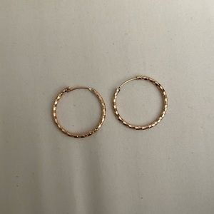 🤑Gold colored hoops